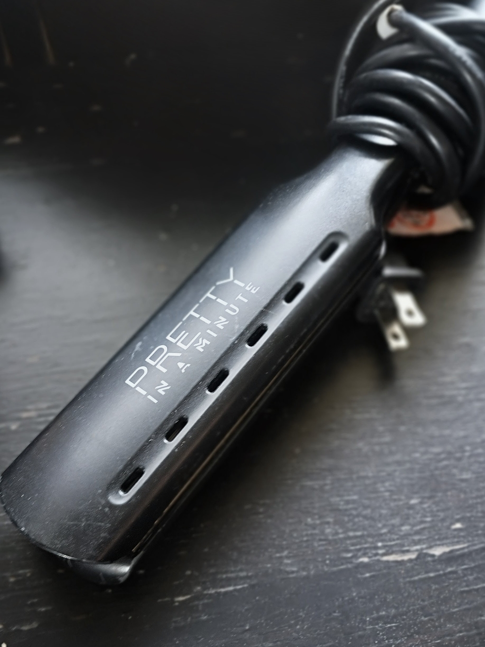 Pretty In A Minute Hair Straightener - Black